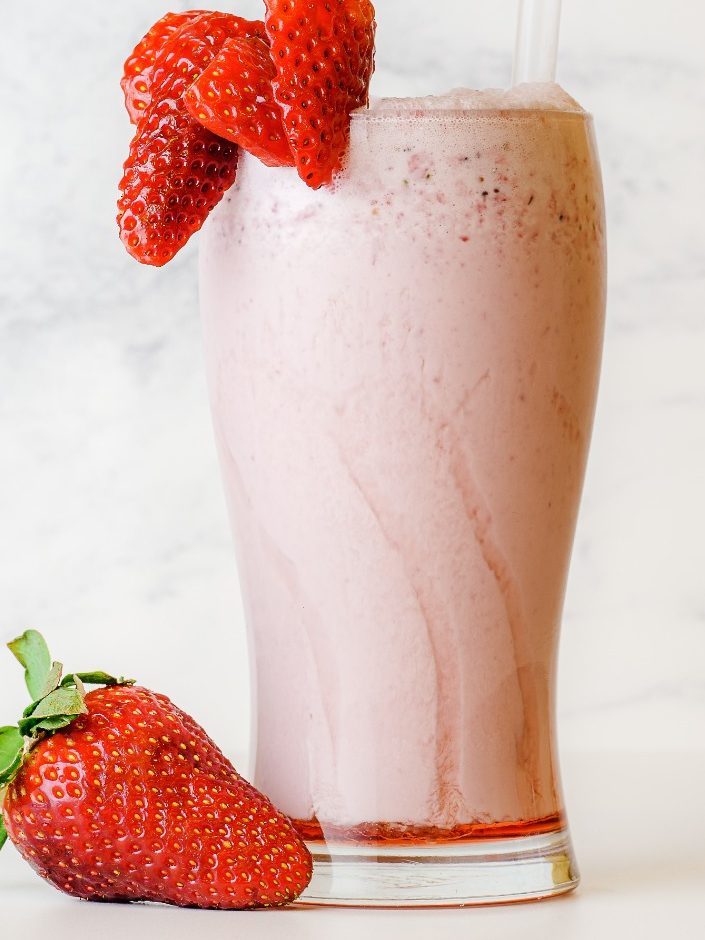 Batido  cremoso con sabor fresa para merendar